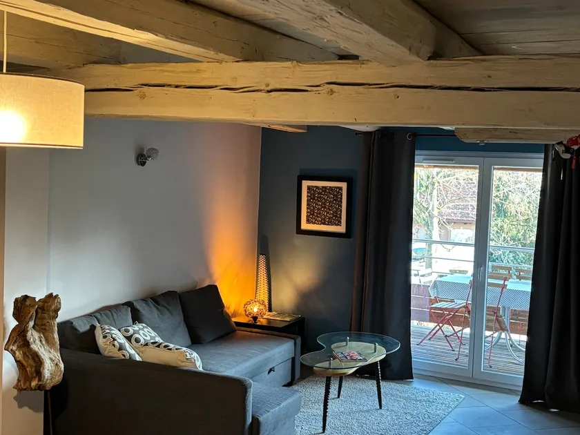 Charming duplex in the heart of bucolic countryside. - Image 1