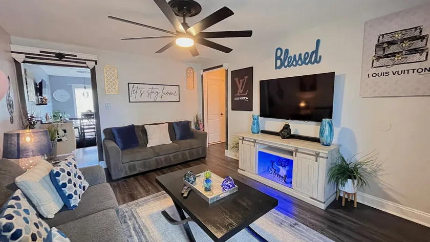 Cozy & Chic Home Near Camp Lejune & Beaches - Image 1