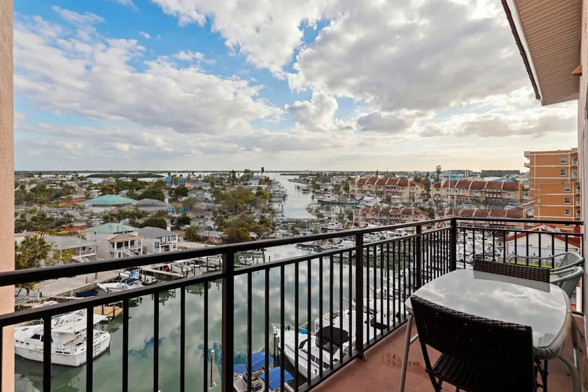 Lovely Water View Condo | Top Floor | Steps to Beach - Image 1