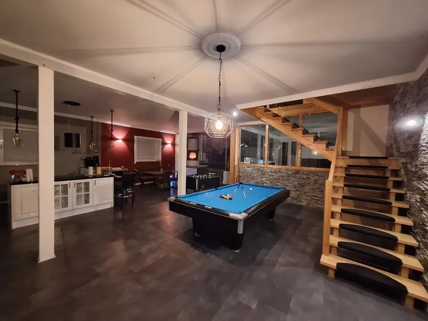 Dream barn with pool, fireplace and private spa - Image 1