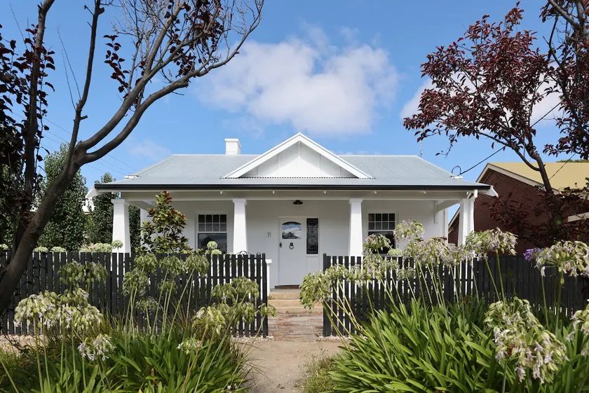 Donnybrook— footsteps from the main street & beach - Image 1