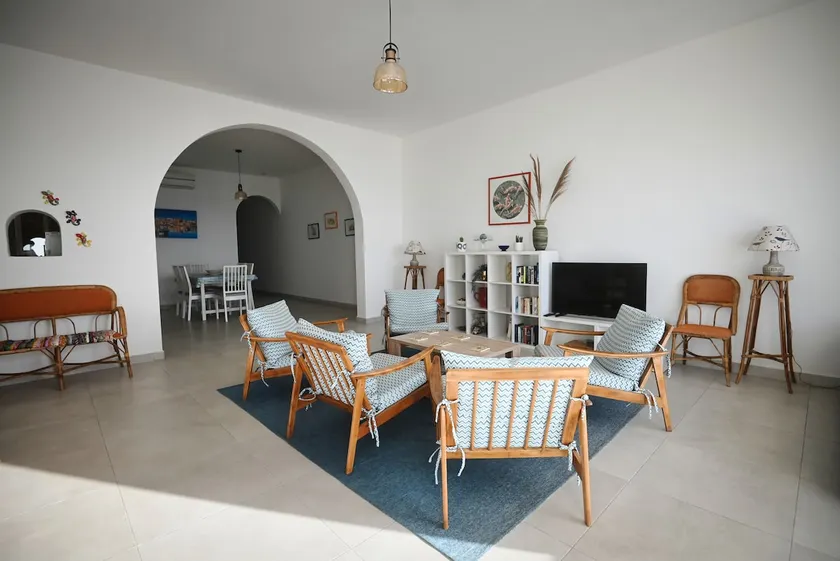 Lovely and spacious apartment, great sea views! - Image 1