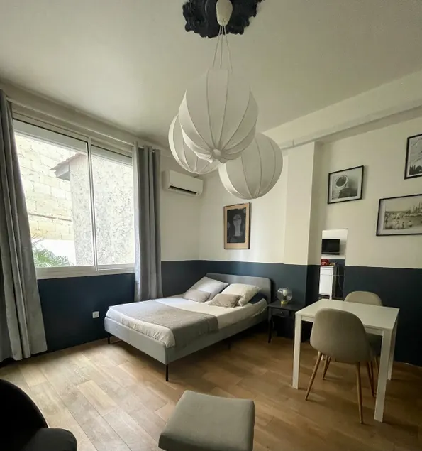 The Charming Gambetta - Image 1