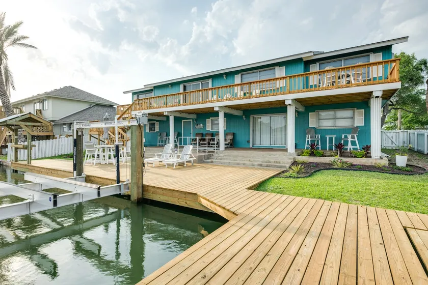 Private Dock: Charming & Spacious Rockport Abode! - Image 1