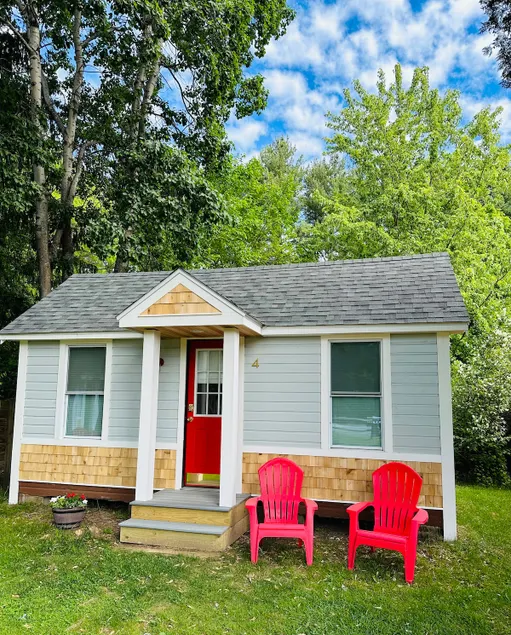 Adorable Cabin Close to SPAC & Track! Cabin 4 - Image 1