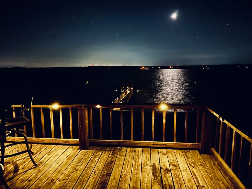 Lakefront Retreat on Douglas Lake. Private Dock - Image 1