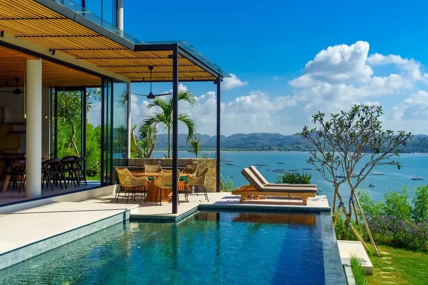 Villa Utamaro Gerupuk, Private Villa For 6-11 Pax - Image 1