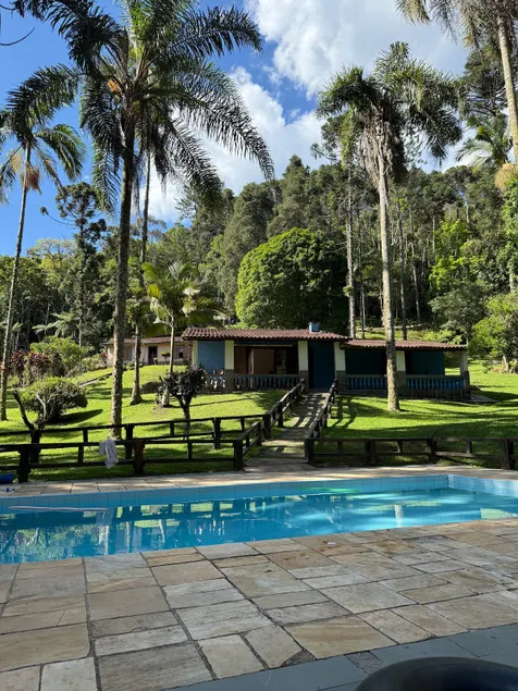 Nice country house with pool, lake, stream - Image 1