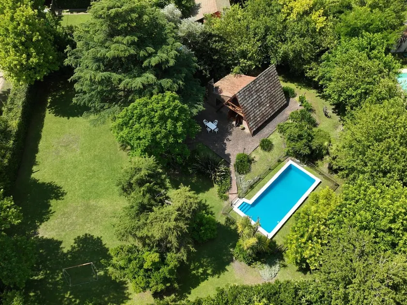 Casa Quinta City Bell, 🌲🌴pool and💦 grill area - Image 1