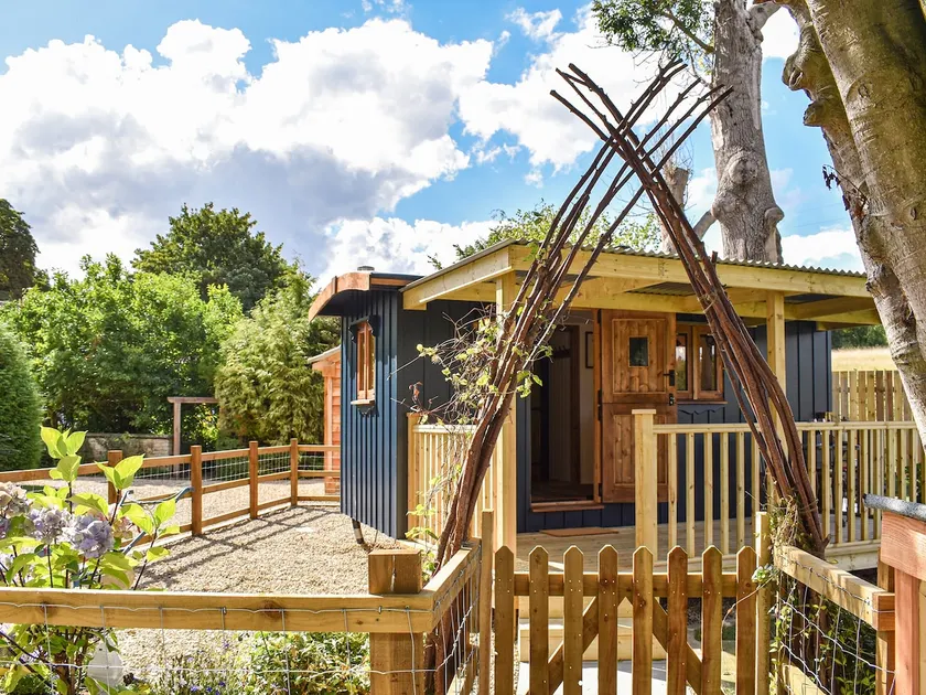 Keldholme Shepherds Hut - Uk37158 - Image 1