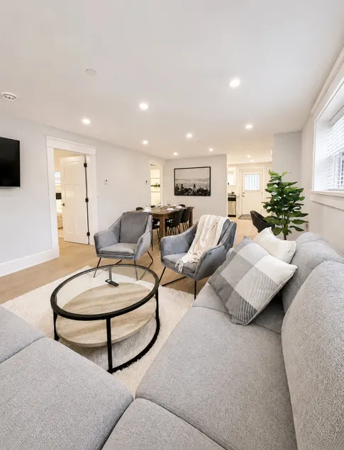 Bright 3BR Little Italy — Cafés, Parks & Dining - Image 1