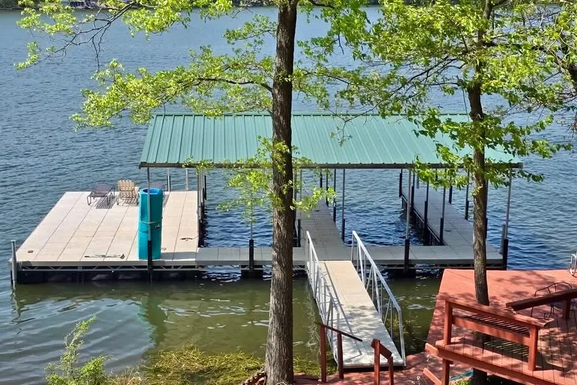 5BR Log Home w/ Hot Tub & Dock on Lake of Egypt - Image 1