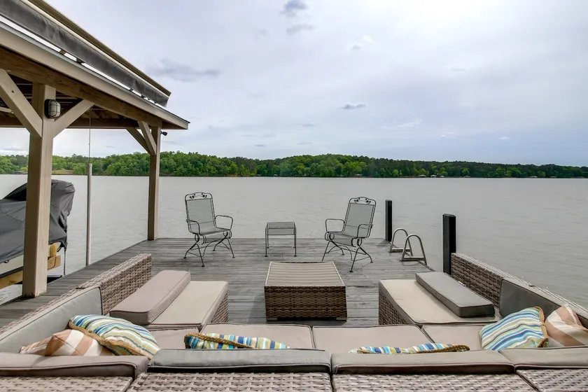 Pet-Friendly Lake Sinclair Home w/ Boat Dock! - Image 1