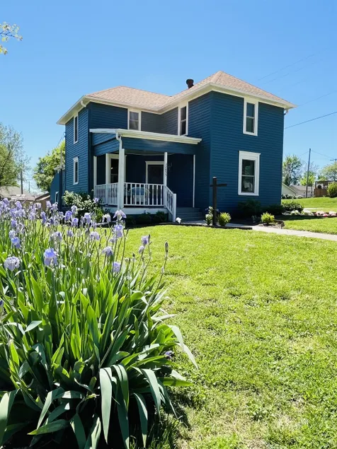 Grandma B’s House: Victorian 3BR Near KC Weddings & WC26 - Image 1