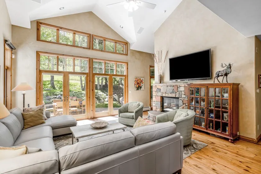Spacious 6BR Mountainview | Hot Tub - Image 1