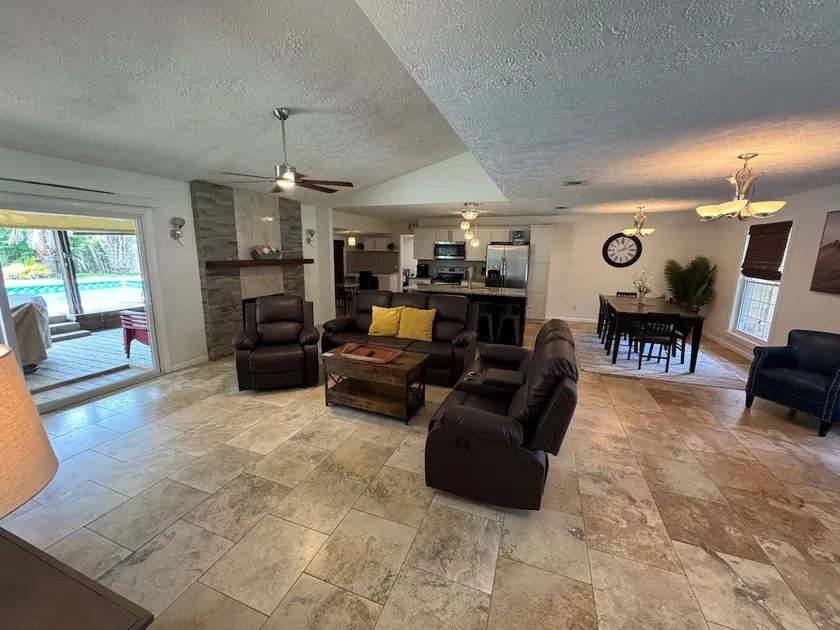 Pool/Pet friendly/executive/family home - Image 1