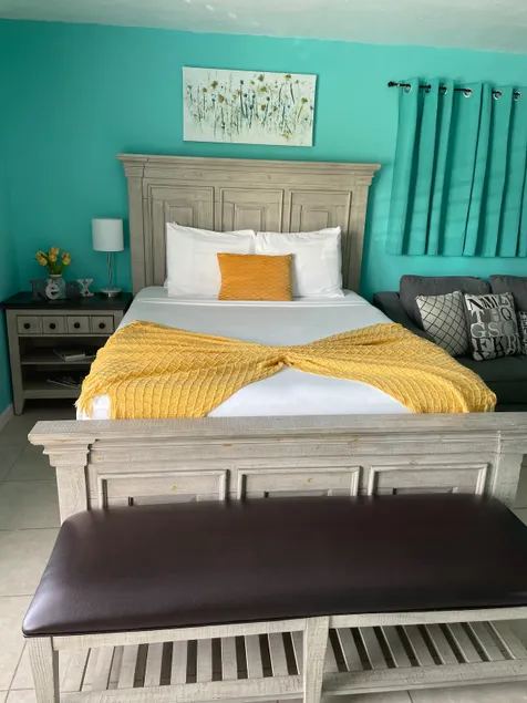 Villa Marta, entire guest suite - Near Beaches - Image 1