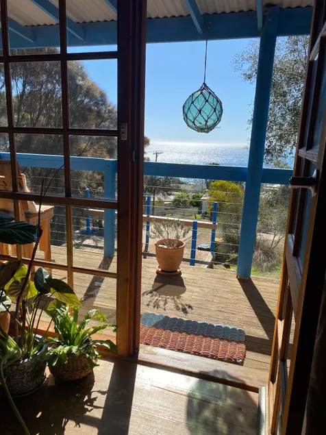 Stunning sea views. Kangaroos in backyard. - Image 1
