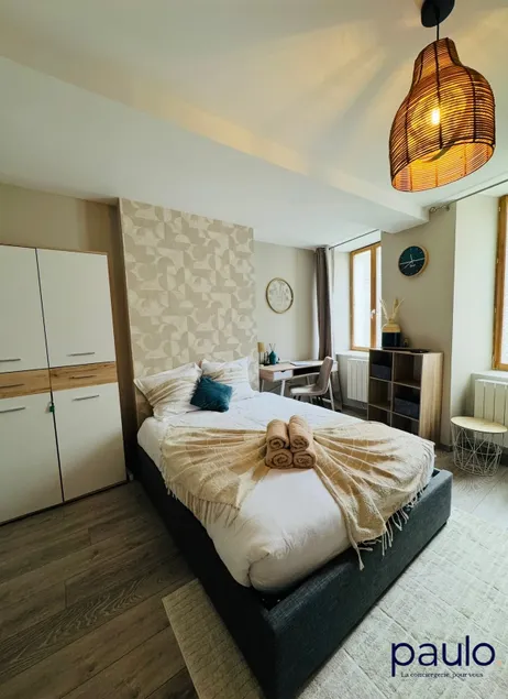 Chic studio located in the city center. - Image 1