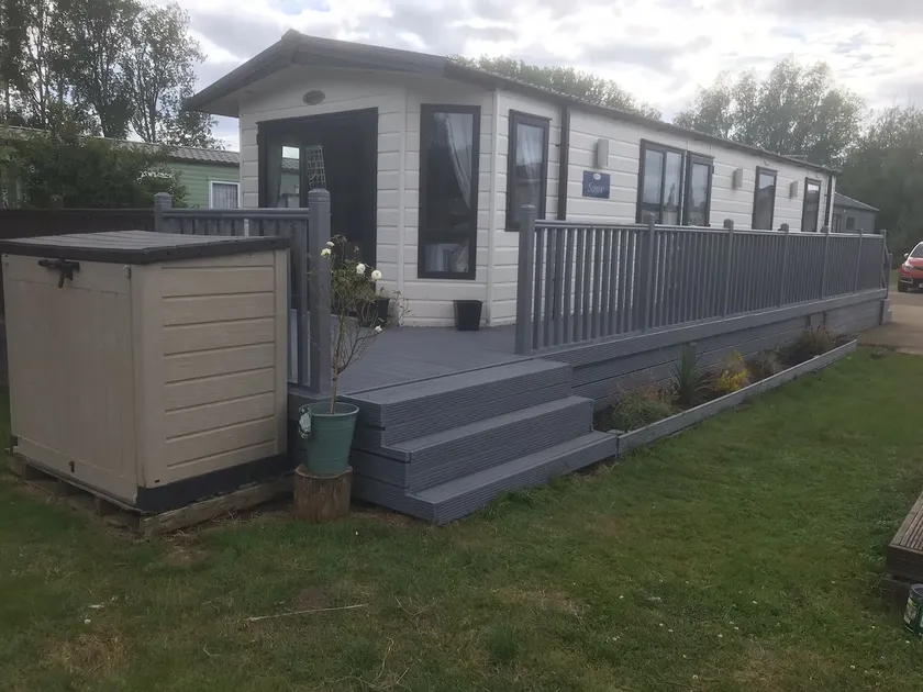 Lovely family holiday home at Billing Aquadrome. - Image 1