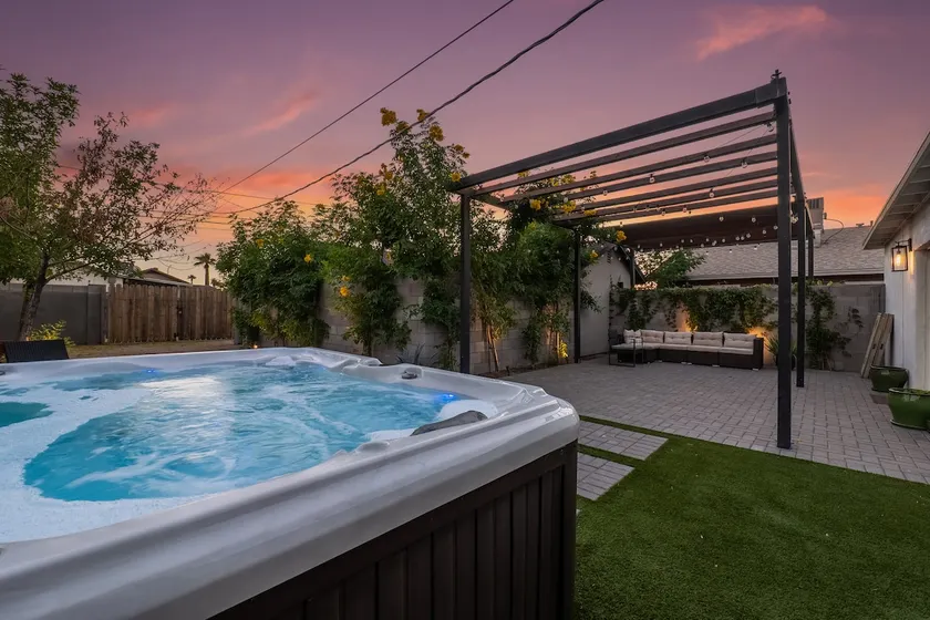 Trendy Home | DT Phx | Hot Tub - Image 1