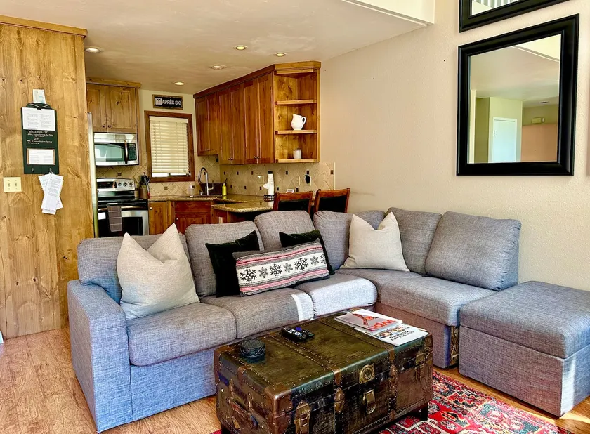 Dollar Mountain View In Elkhorn - Image 1