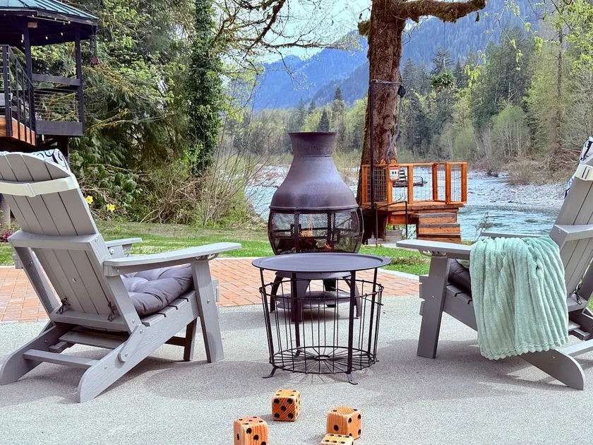 Hot Tub Sauna AC Riverfront Escape Recharge Chalet - Image 1