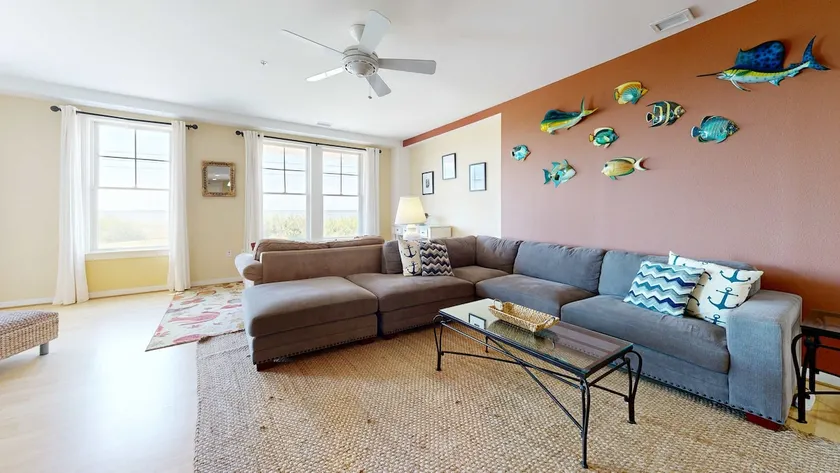 Stunning Bay-View Condo with Resort Amenities - Image 1