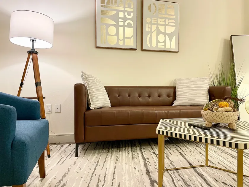 Walkable to DJ plaza 1b1b APT king bed - Image 1
