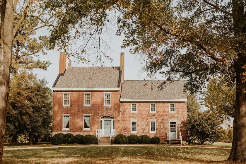 Family Retreat at Historic Lansdowne Manor - Image 1