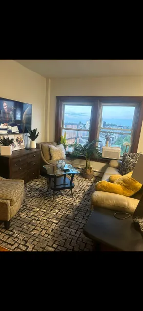 Detroit Skyline Suite💫 - Image 1