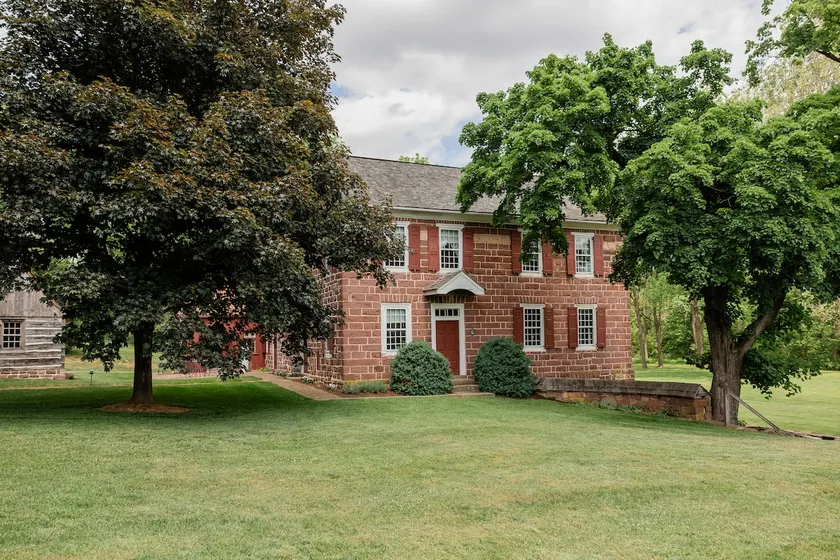 The 1764 Mohler House! Beautifully Restored Farmhouse 3BR/4BA on 9aces w/firepit - Image 1