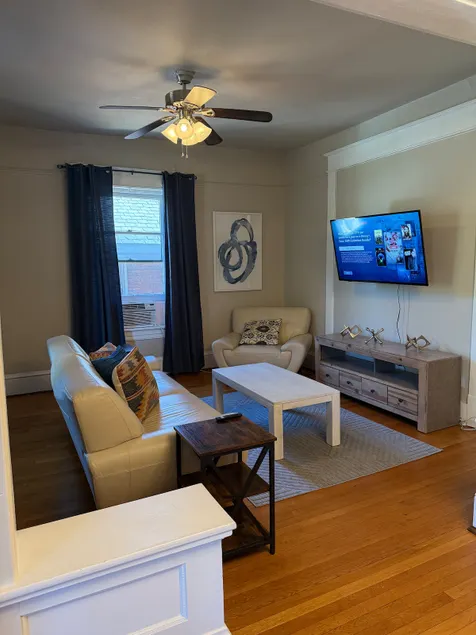 Highland Park Place: Historic Two Bedroom Apt! - Image 1