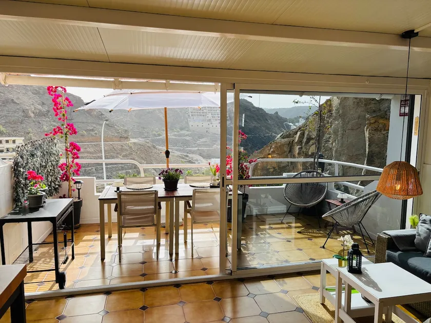 Lovely and private apartment with a large terrace and pool - Image 1
