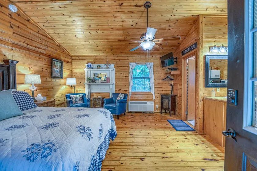Cozy Luxury Cabin | Couples Escape in the Ozarks - Image 1