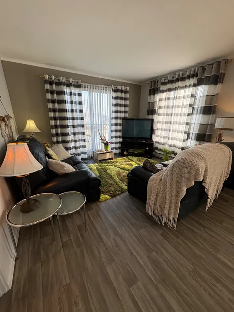 BRIGHT, practical and relaxing. - Image 1