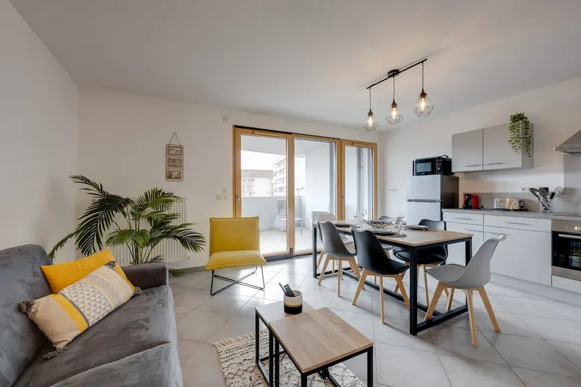 L'Art de Ville - 2 bedroom near the city center terrace and garage - Image 1