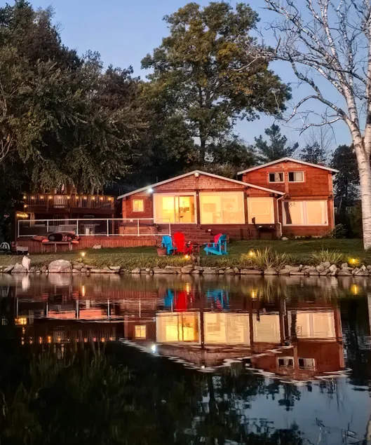 Waterfront 4 Bedroom Cottage - Tree House & Hottub - Image 1
