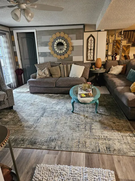 Homey & Comfy, kit &2 Brs, Sq. Ft. 950 - Image 1