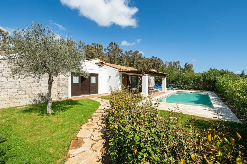 Villa Mariposa – Pool & Garten, 500m zu Fuß zum Strand - Image 1