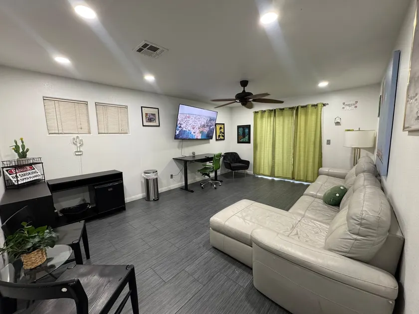 Modern Suite 20 Min from the Las Vegas Strip! - Image 1