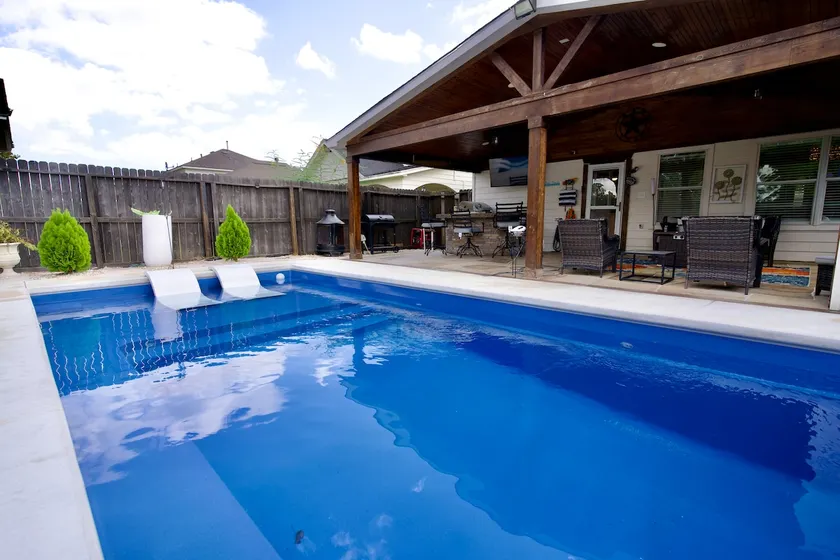 Hobby Airport Haven w/ Pool & Outdoor Lounge - Image 1