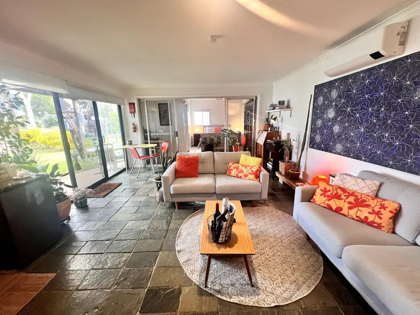 Blissful self contained pet friendly getaway space - Image 1