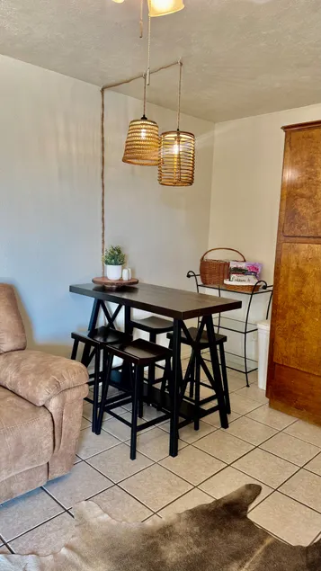 Cozy & Clean,lovely 1 bedroom rental,full kitchen. - Image 1