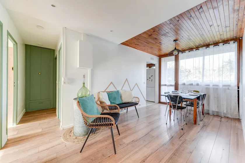 LARGE APARTMENT 7 BEDS, 1 PARKING SPACE. - Image 1