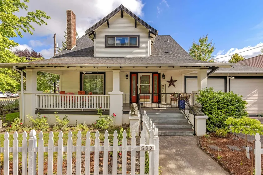 5th St Bungalow - Historic Charm Near 3rd St - Image 1