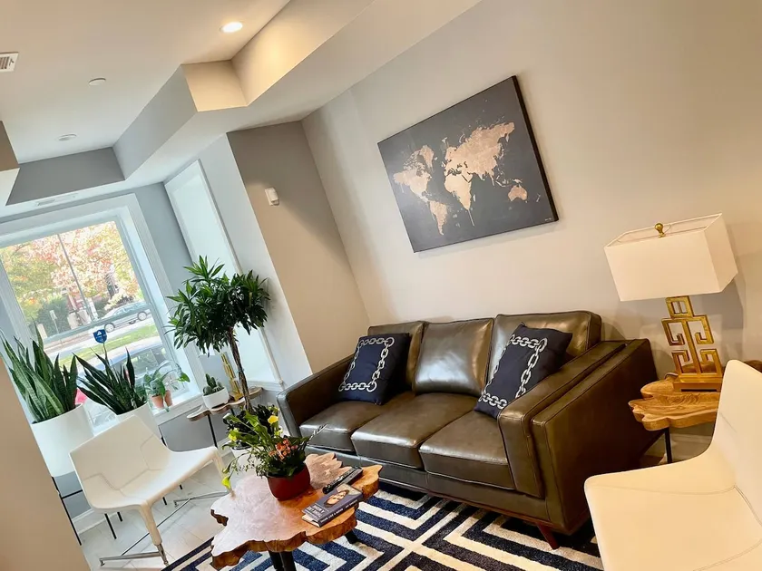 Luxurious, modern, great location 1 BR in Shaw - Image 1