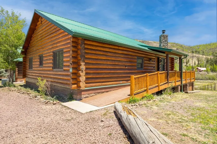 Greer Cowboy Lodge (Cabin 169) - Image 1