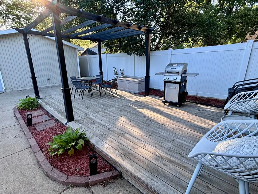 Lounge #2: Golf • Foosball • Fenced Yard – near DT - Image 1