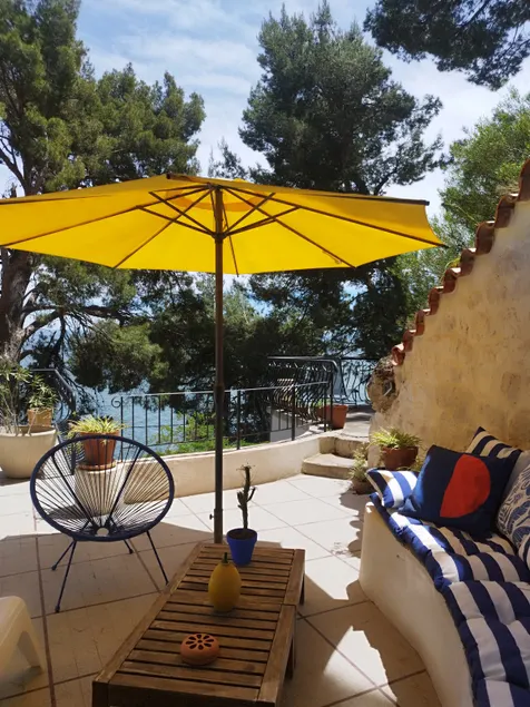 Maison La Bagatelle, panoramic view of the pond - Image 1